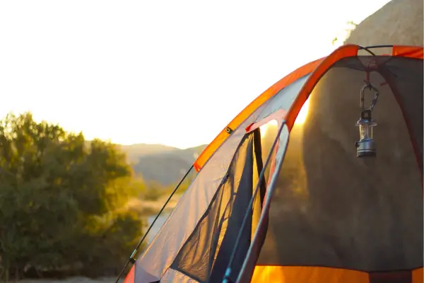 Como escolher locais de camping com menor impacto ambiental