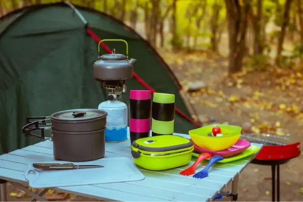 Cozinha minimalista: Preparando refeições leves no camping