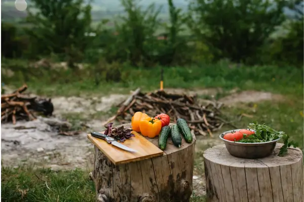 Dicas de saladas que enchem a barriga para camping