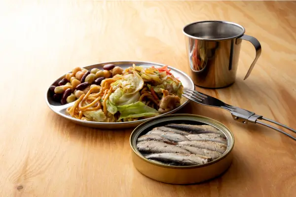 10 Ideias de pratos frios para aproveitar no camping